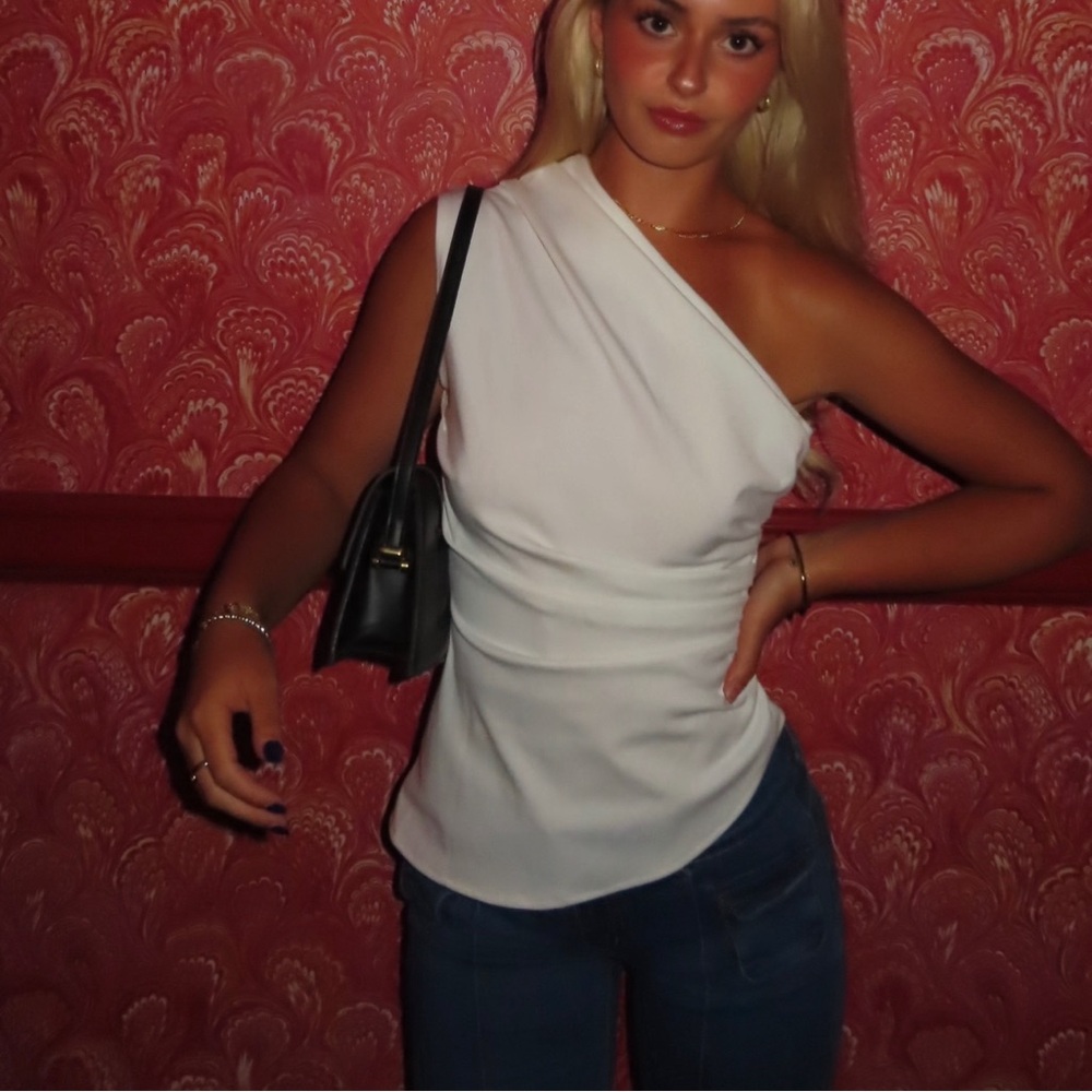 White one shoulder top